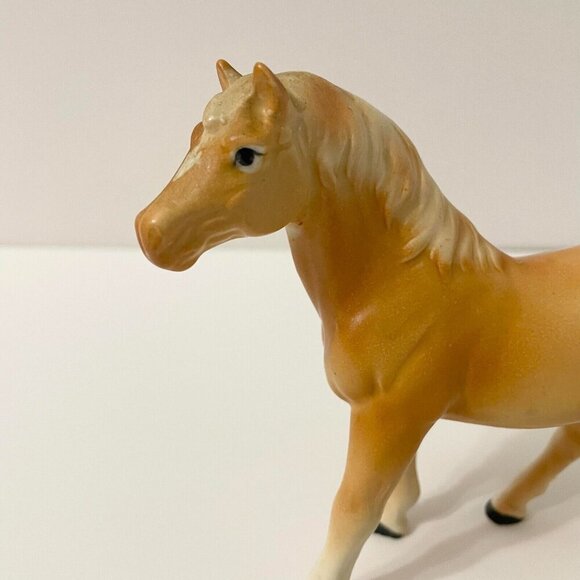 Vintage Porcelain Horse Figurine 5 Inch Tall Made in Japan - Picture 2 of 16